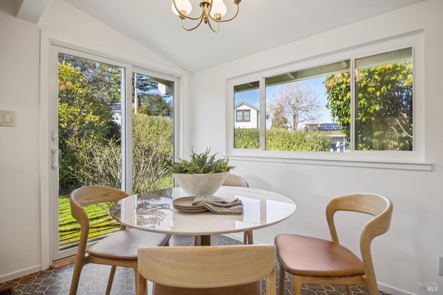 Detail Gallery Image 32 of 67 For 3 Longfellow Rd, Mill Valley,  CA 94941 - 4 Beds | 3 Baths