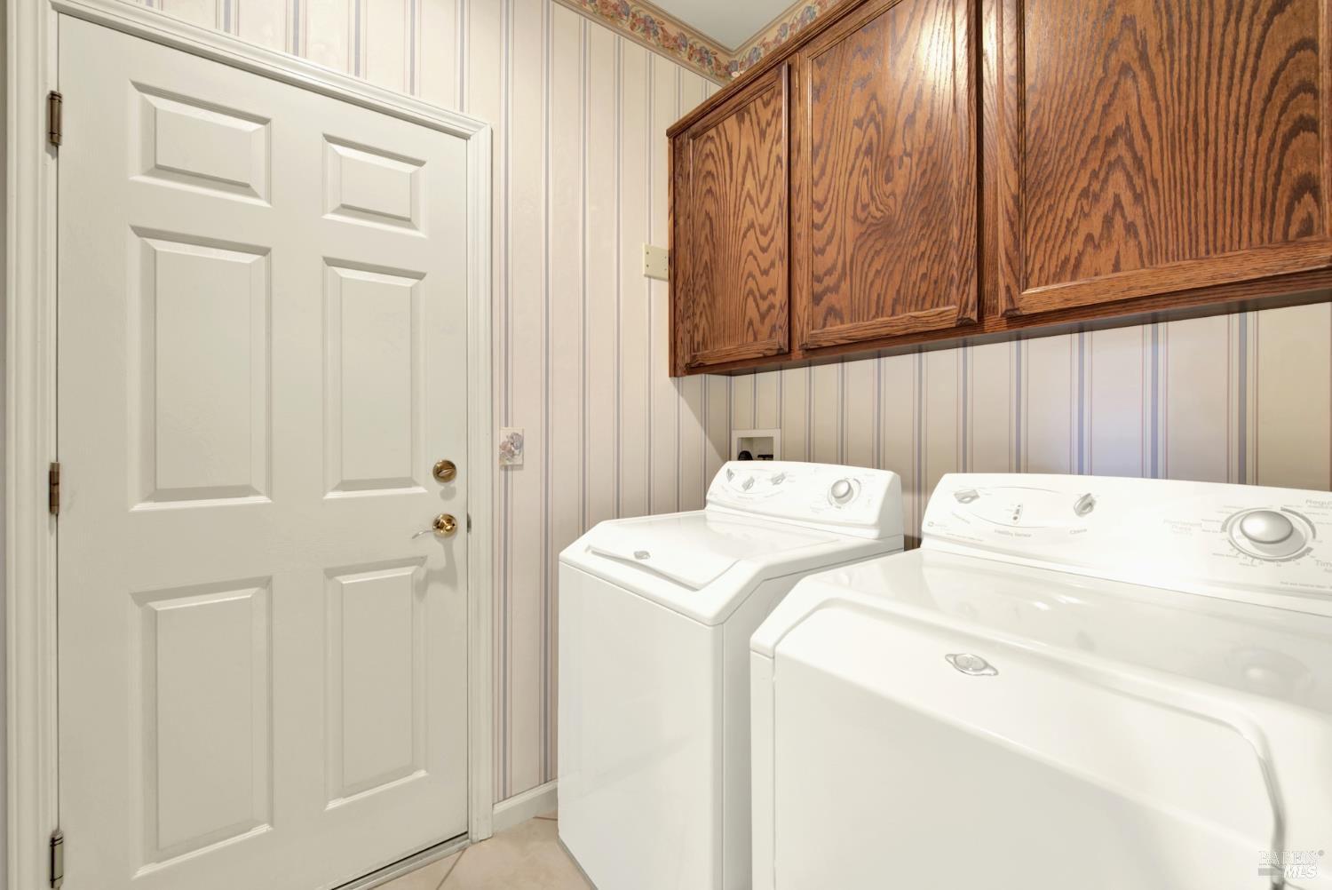 Detail Gallery Image 27 of 61 For 325 Fieldstone Ct, Vacaville,  CA 95687 - 5 Beds | 3 Baths