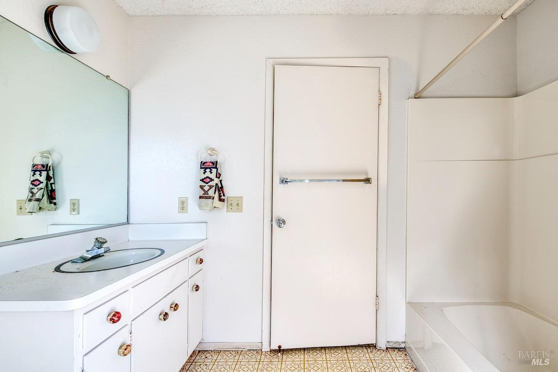 Detail Gallery Image 67 of 71 For 2511 Laguna Vista Dr, Novato,  CA 94945 - 3 Beds | 2/1 Baths