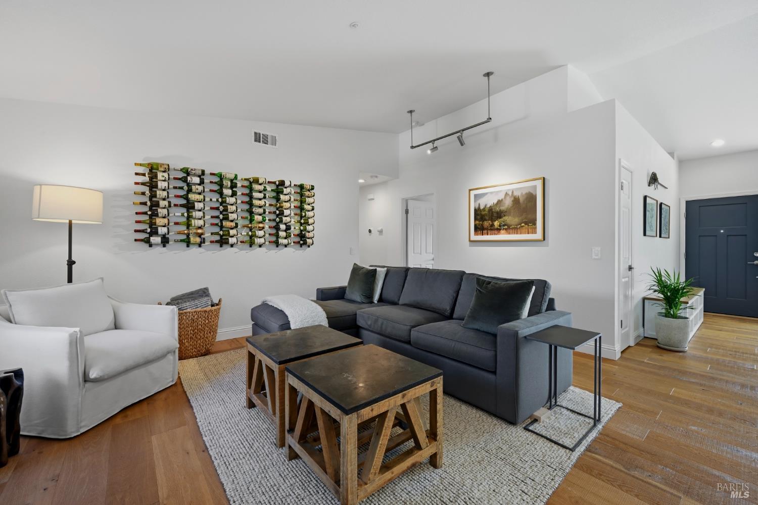 Detail Gallery Image 17 of 41 For 20 Caber Ct, Napa,  CA 94558 - 3 Beds | 2 Baths