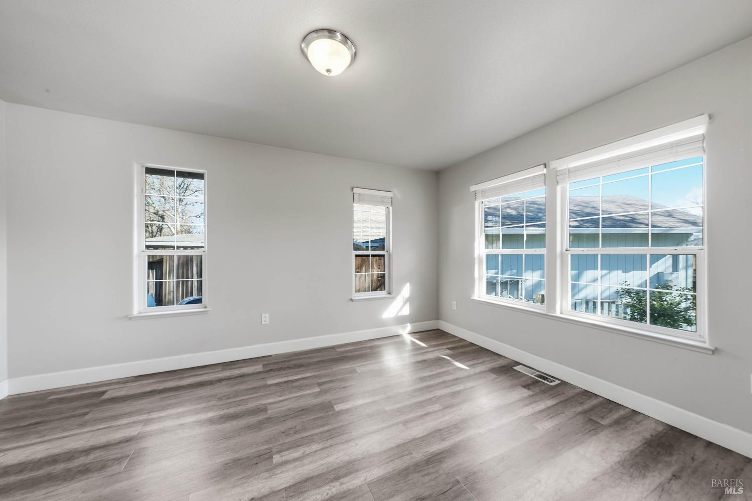 Detail Gallery Image 12 of 65 For 1448 Wild Oak Ct, Lakeport,  CA 95453 - 3 Beds | 2 Baths