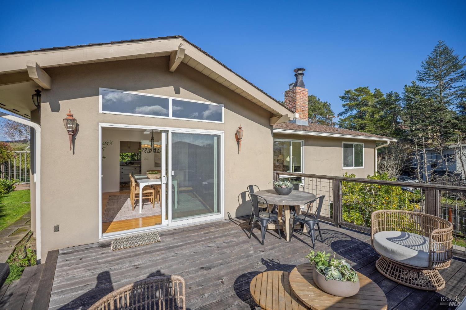 Detail Gallery Image 16 of 67 For 3 Longfellow Rd, Mill Valley,  CA 94941 - 4 Beds | 3 Baths