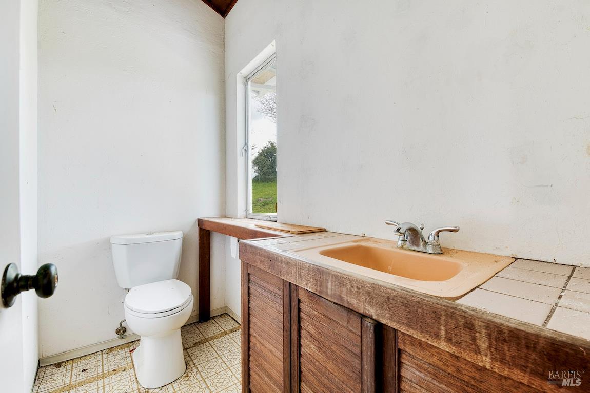 Detail Gallery Image 70 of 71 For 2511 Laguna Vista Dr, Novato,  CA 94945 - 3 Beds | 2/1 Baths