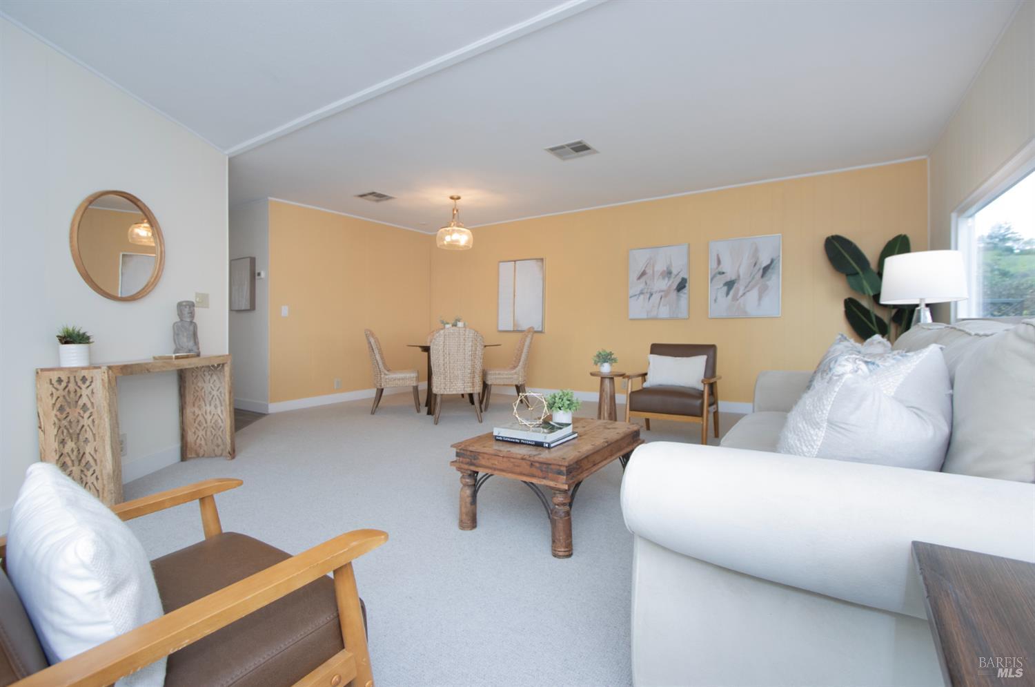 Detail Gallery Image 10 of 29 For 9 Fallen Leaf Way, Novato,  CA 94949 - 2 Beds | 2 Baths