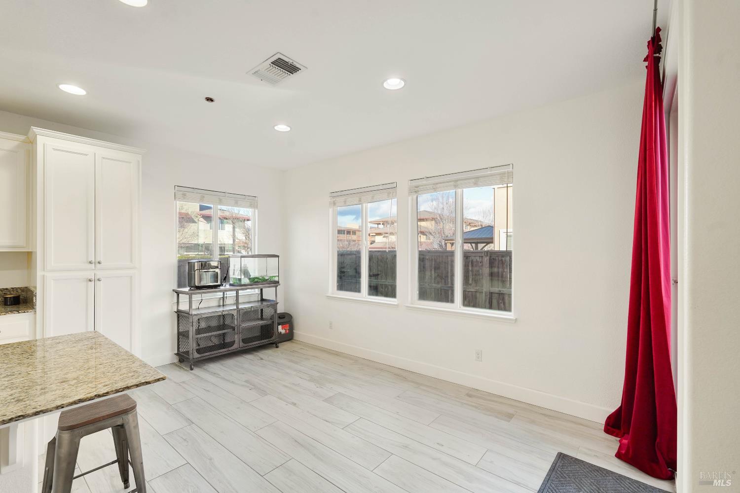 Detail Gallery Image 8 of 77 For 1205 Cornell Ct, Dixon,  CA 95620 - 4 Beds | 3 Baths