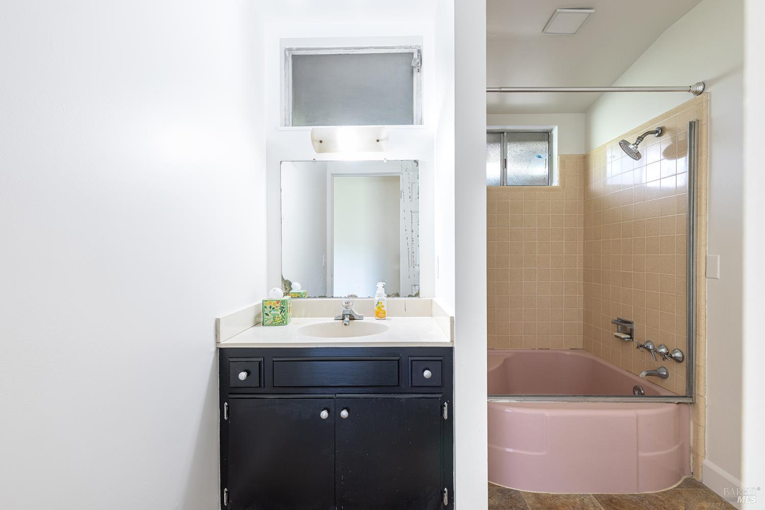 Detail Gallery Image 21 of 36 For 1150 Sobre Vista Rd, Sonoma,  CA 95476 - 2 Beds | 1/1 Baths