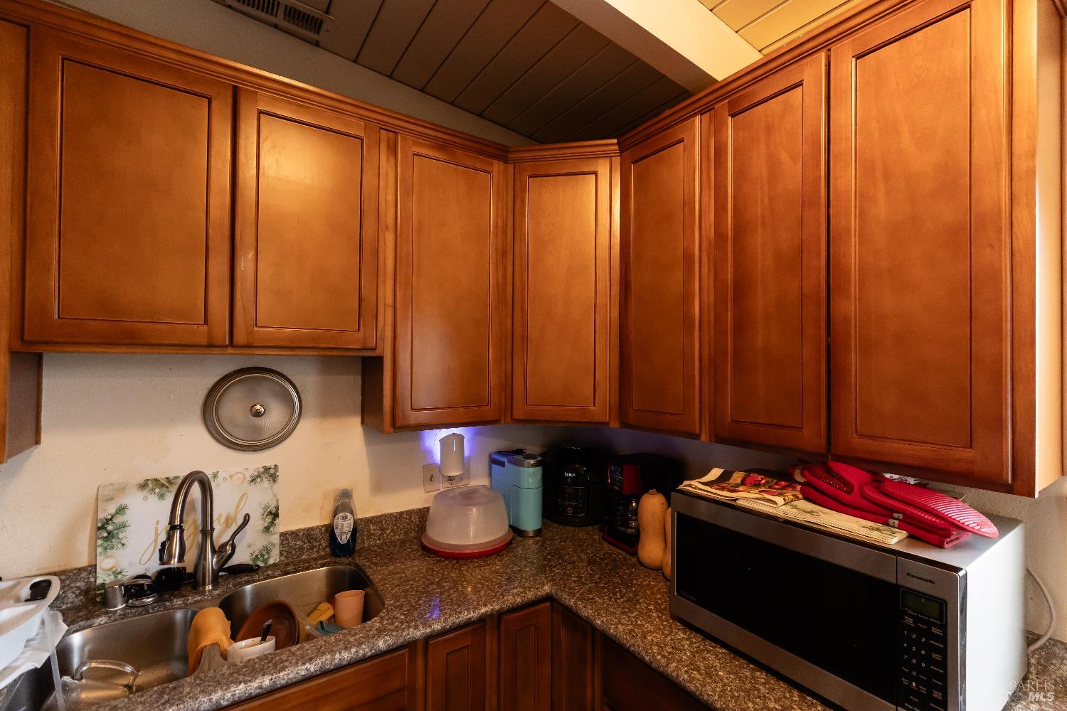 Detail Gallery Image 12 of 24 For 1500 Harrison St, Fairfield,  CA 94533 - 4 Beds | 2 Baths