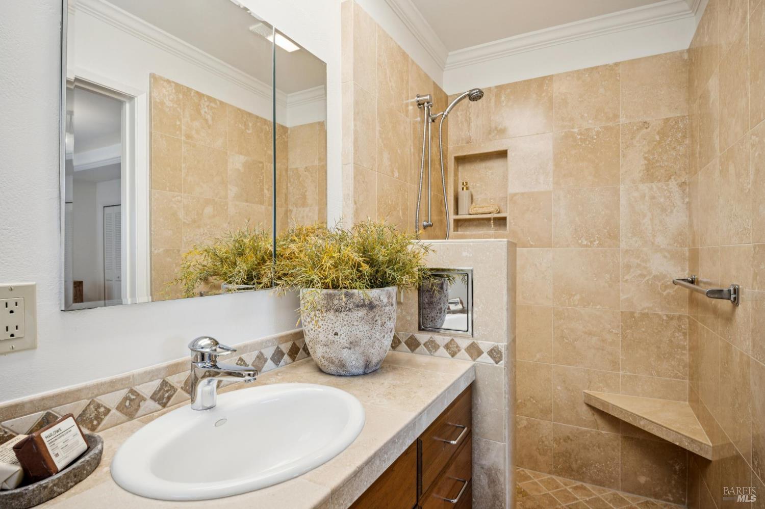 Detail Gallery Image 37 of 67 For 3 Longfellow Rd, Mill Valley,  CA 94941 - 4 Beds | 3 Baths