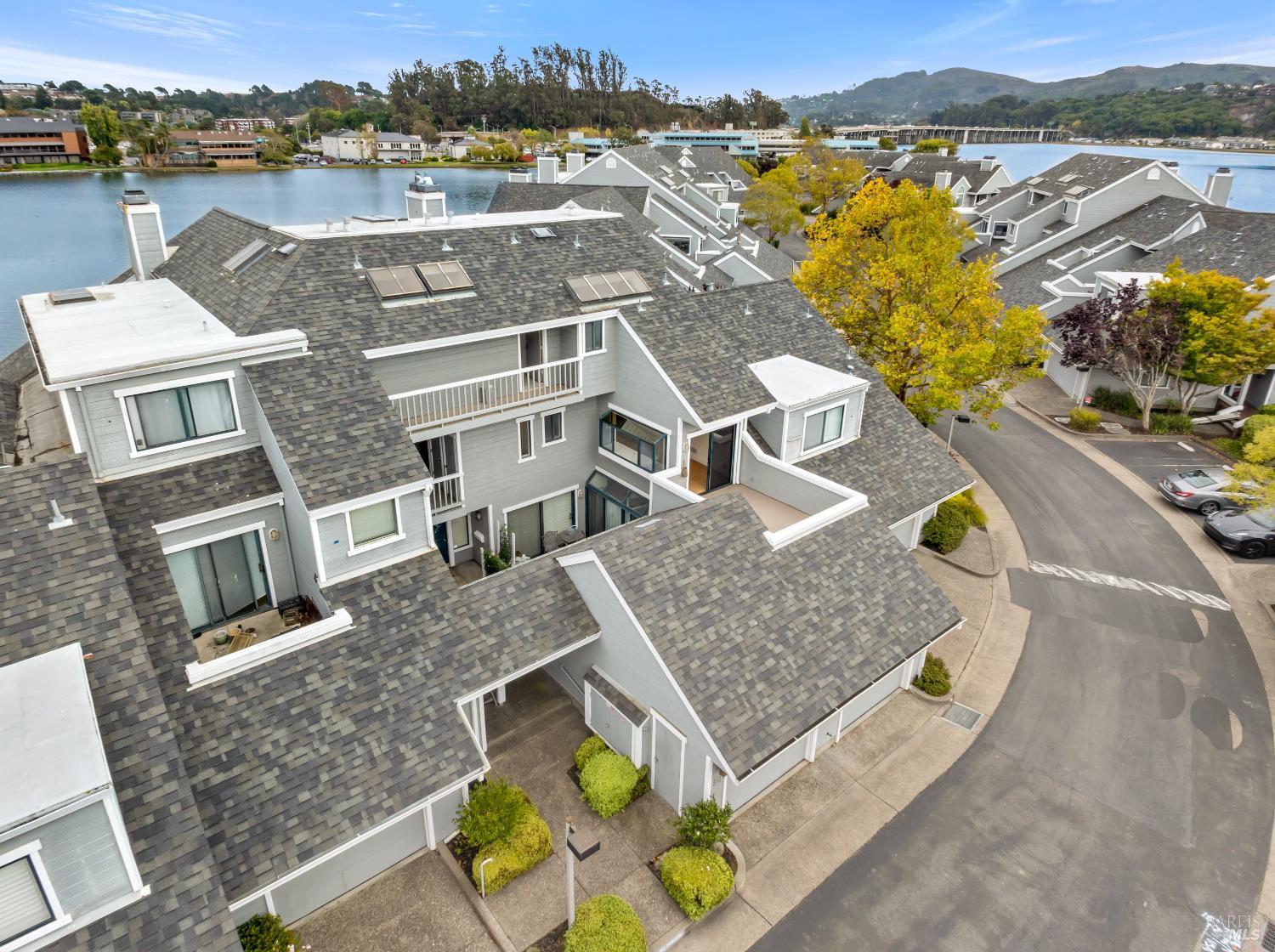 Detail Gallery Image 6 of 42 For 6033 Shelter Bay Ave, Mill Valley,  CA 94941 - 2 Beds | 2/1 Baths