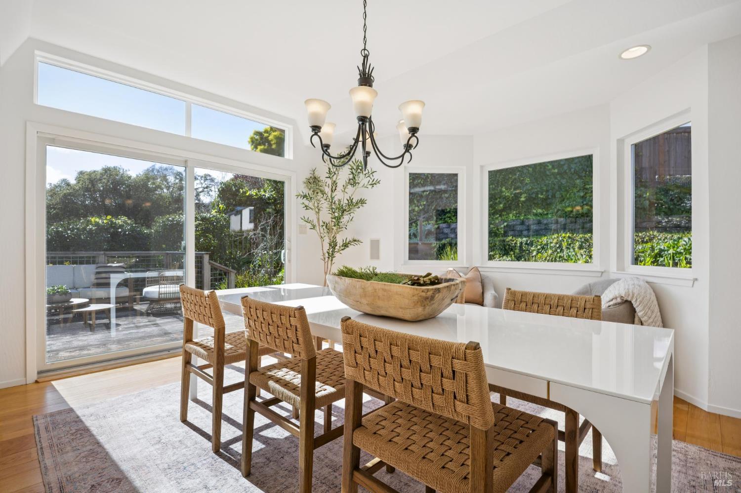 Detail Gallery Image 12 of 67 For 3 Longfellow Rd, Mill Valley,  CA 94941 - 4 Beds | 3 Baths