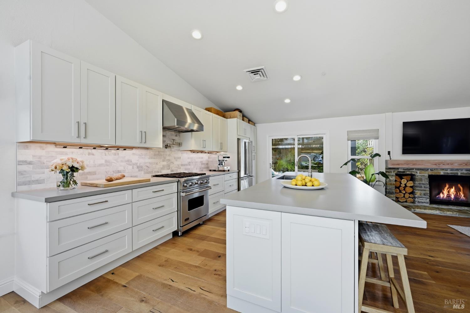 Detail Gallery Image 10 of 41 For 20 Caber Ct, Napa,  CA 94558 - 3 Beds | 2 Baths