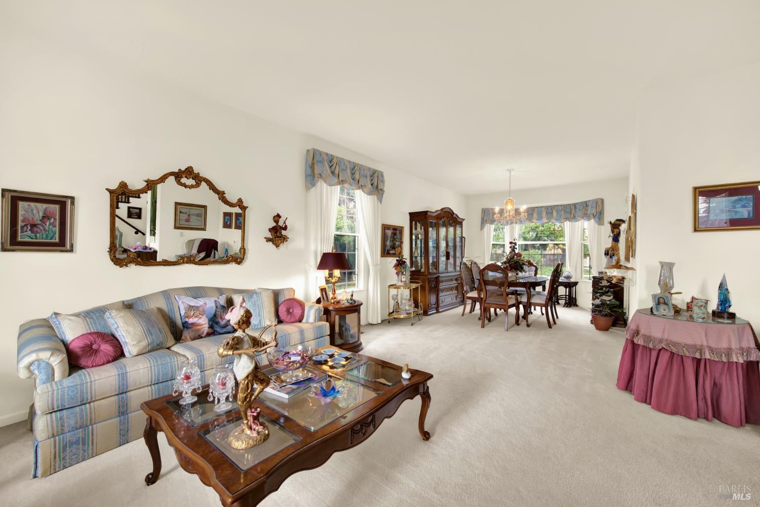 Detail Gallery Image 11 of 61 For 325 Fieldstone Ct, Vacaville,  CA 95687 - 5 Beds | 3 Baths