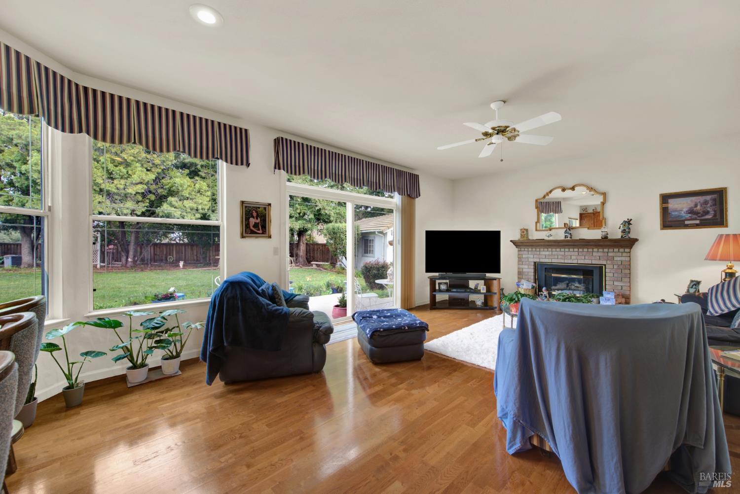 Detail Gallery Image 21 of 61 For 325 Fieldstone Ct, Vacaville,  CA 95687 - 5 Beds | 3 Baths