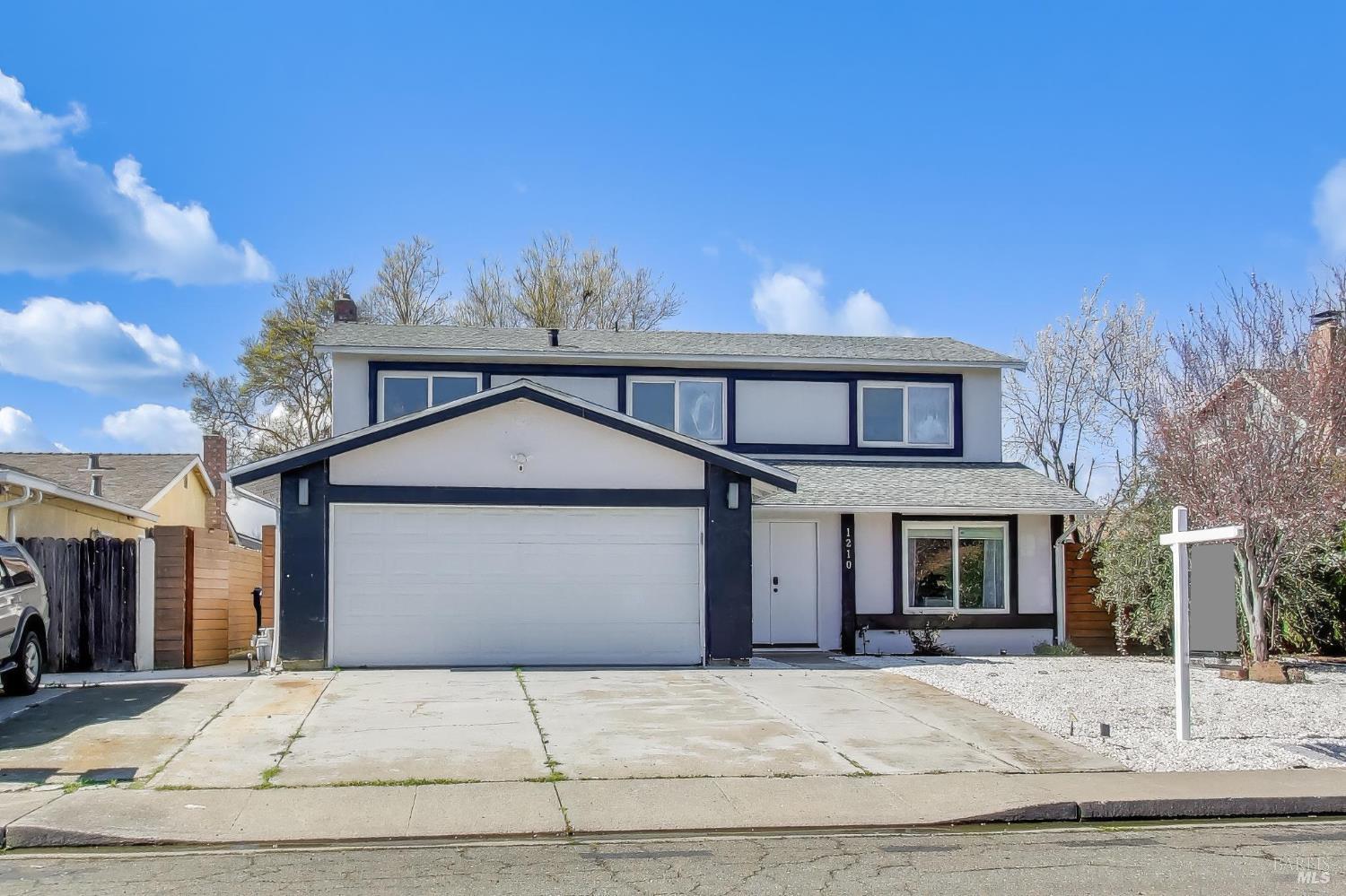 Detail Gallery Image 3 of 39 For 1210 Humphrey Dr, Suisun City,  CA 94585 - 4 Beds | 2/1 Baths