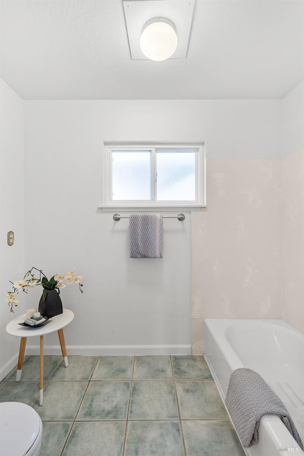 Detail Gallery Image 18 of 38 For 520 Raymond Dr, Benicia,  CA 94510 - 3 Beds | 1 Baths