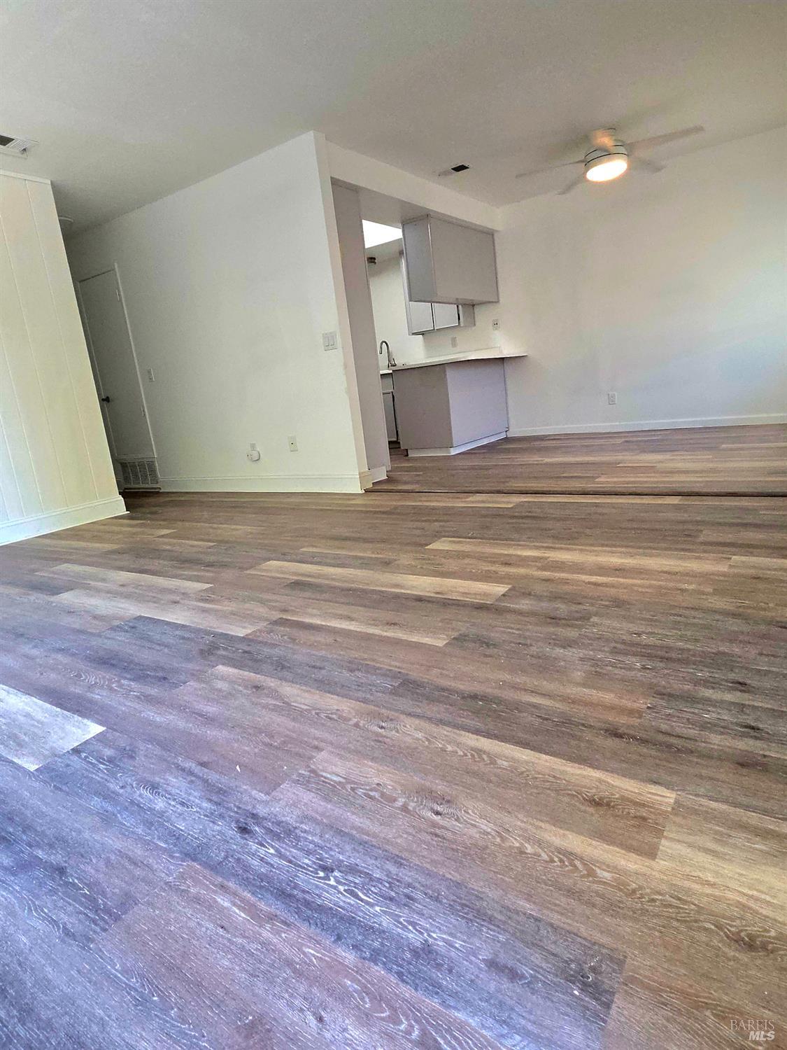 Detail Gallery Image 8 of 24 For 140 Del Rio Ct #4,  Vacaville,  CA 95687 - 3 Beds | 1 Baths