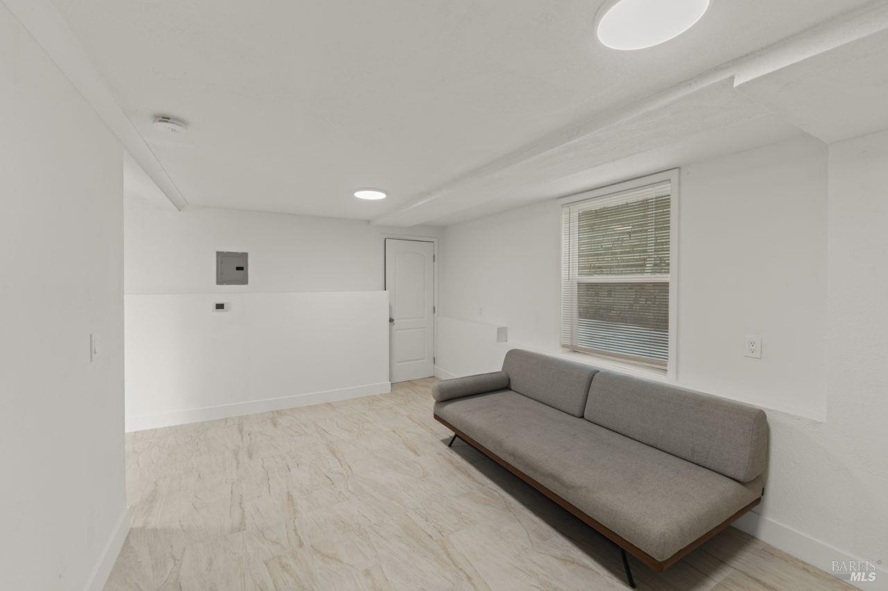 Detail Gallery Image 5 of 30 For 940 York St, Vallejo,  CA 94590 - – Beds | – Baths