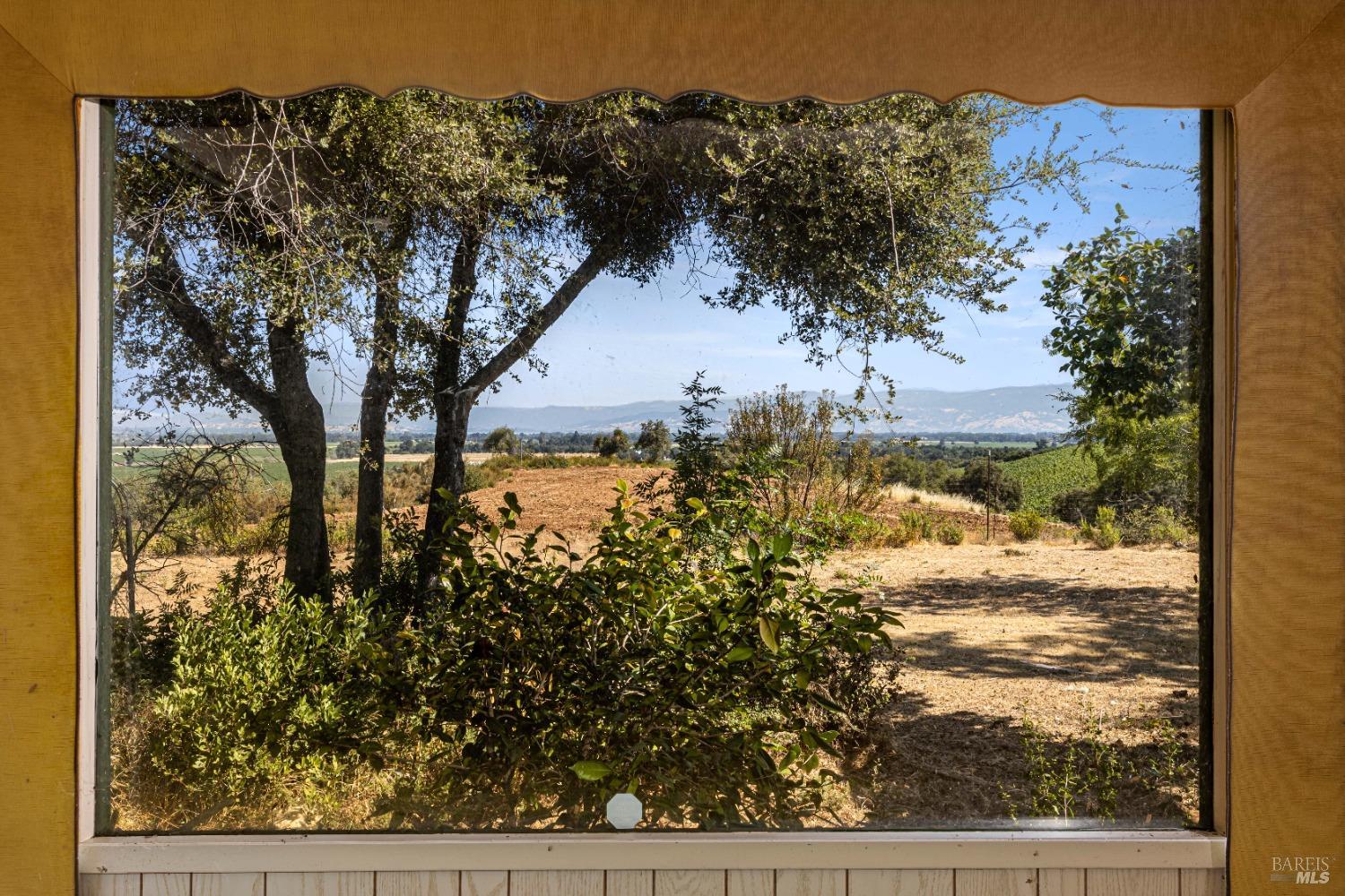 Detail Gallery Image 8 of 54 For 1579 Leslie Ln, Kelseyville,  CA 95451 - 3 Beds | 3 Baths