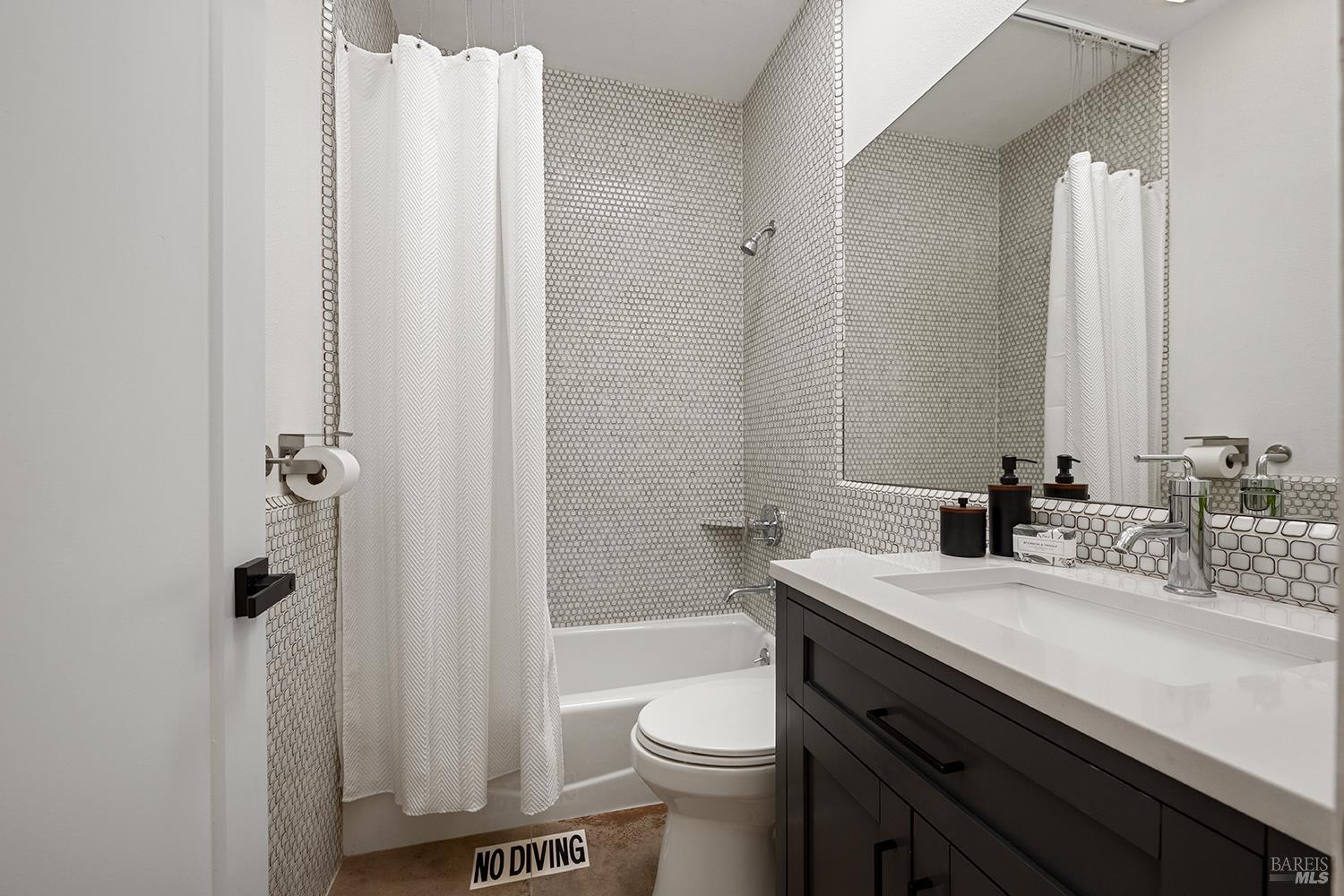 Detail Gallery Image 29 of 56 For 105 G St, Petaluma,  CA 94952 - 3 Beds | 3 Baths