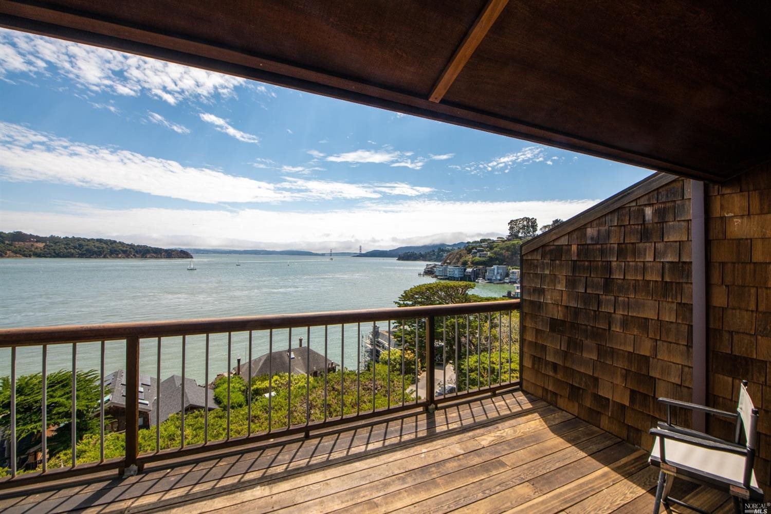 Detail Gallery Image 32 of 33 For 24 Linda Vista Ave, Tiburon,  CA 94920 - 2 Beds | 2/1 Baths