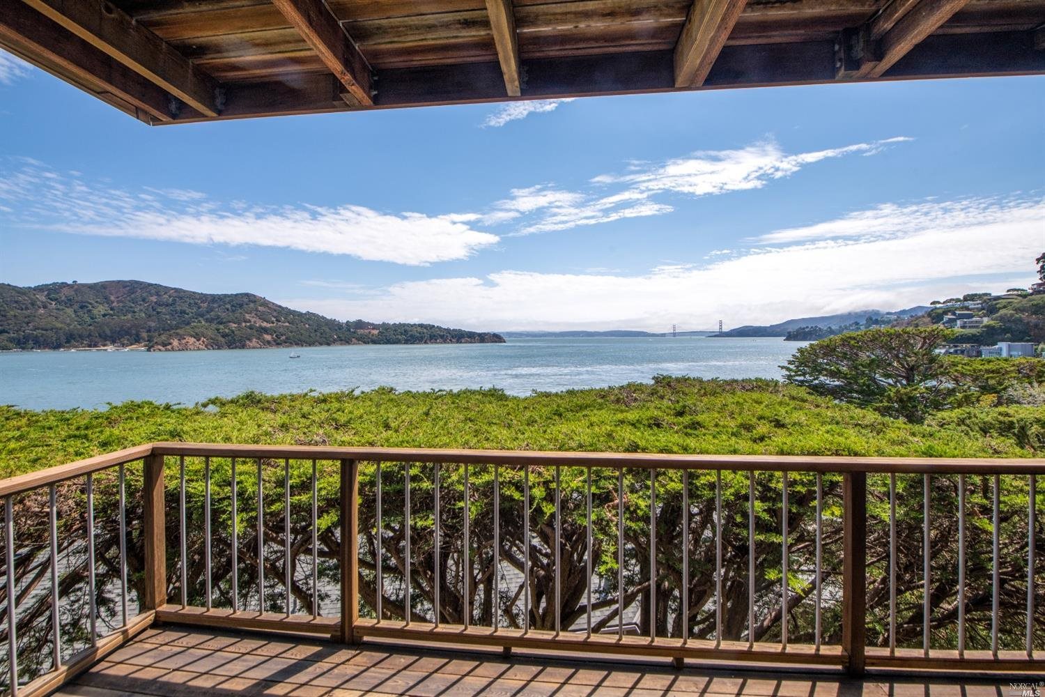 Detail Gallery Image 17 of 33 For 24 Linda Vista Ave, Tiburon,  CA 94920 - 2 Beds | 2/1 Baths