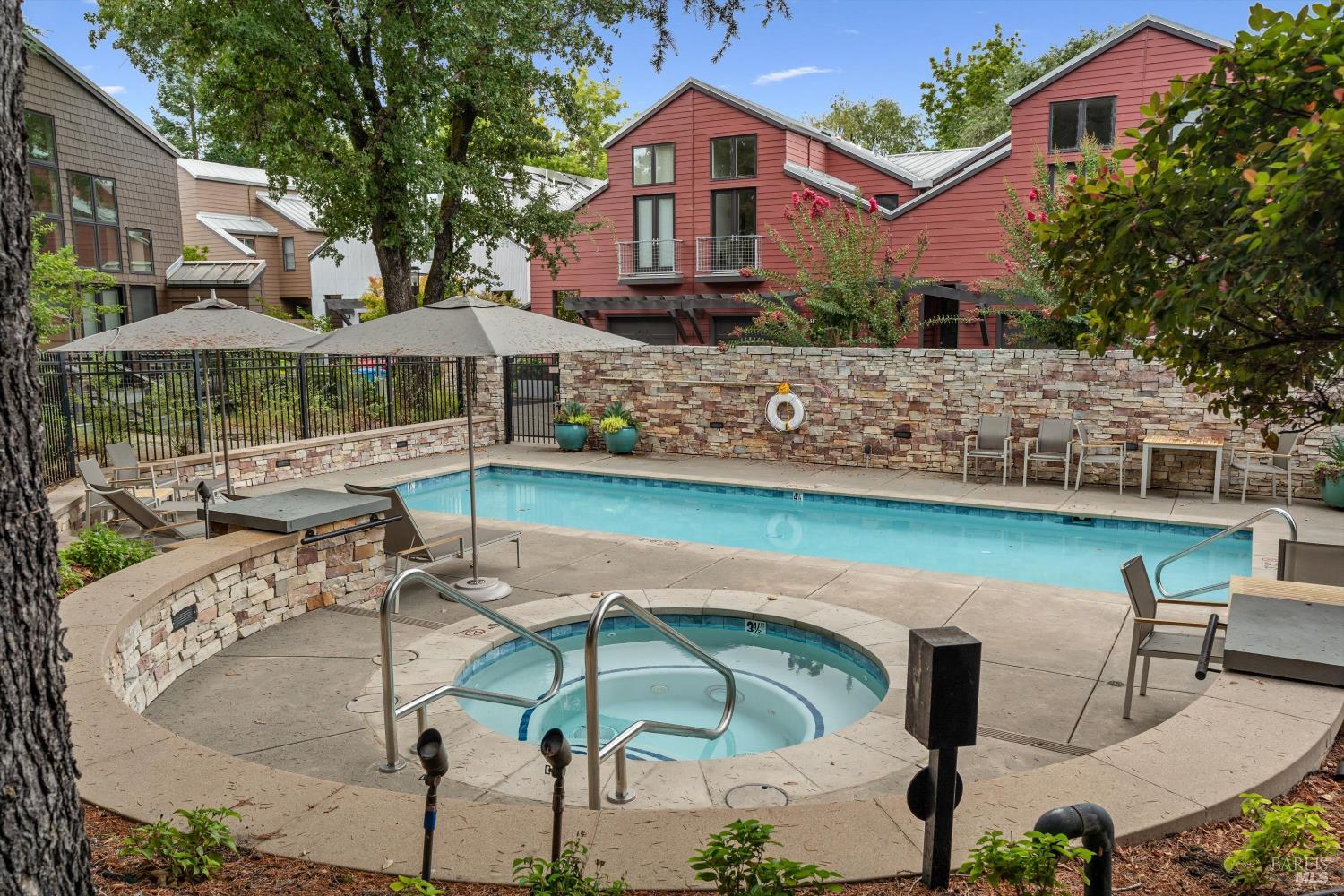 Detail Gallery Image 34 of 36 For 532 Grove St, Healdsburg,  CA 95448 - 2 Beds | 1/1 Baths