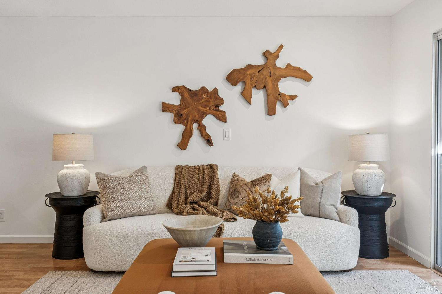 Detail Gallery Image 7 of 28 For 24 Roundtree Blvd, San Rafael,  CA 94903 - 2 Beds | 1/1 Baths