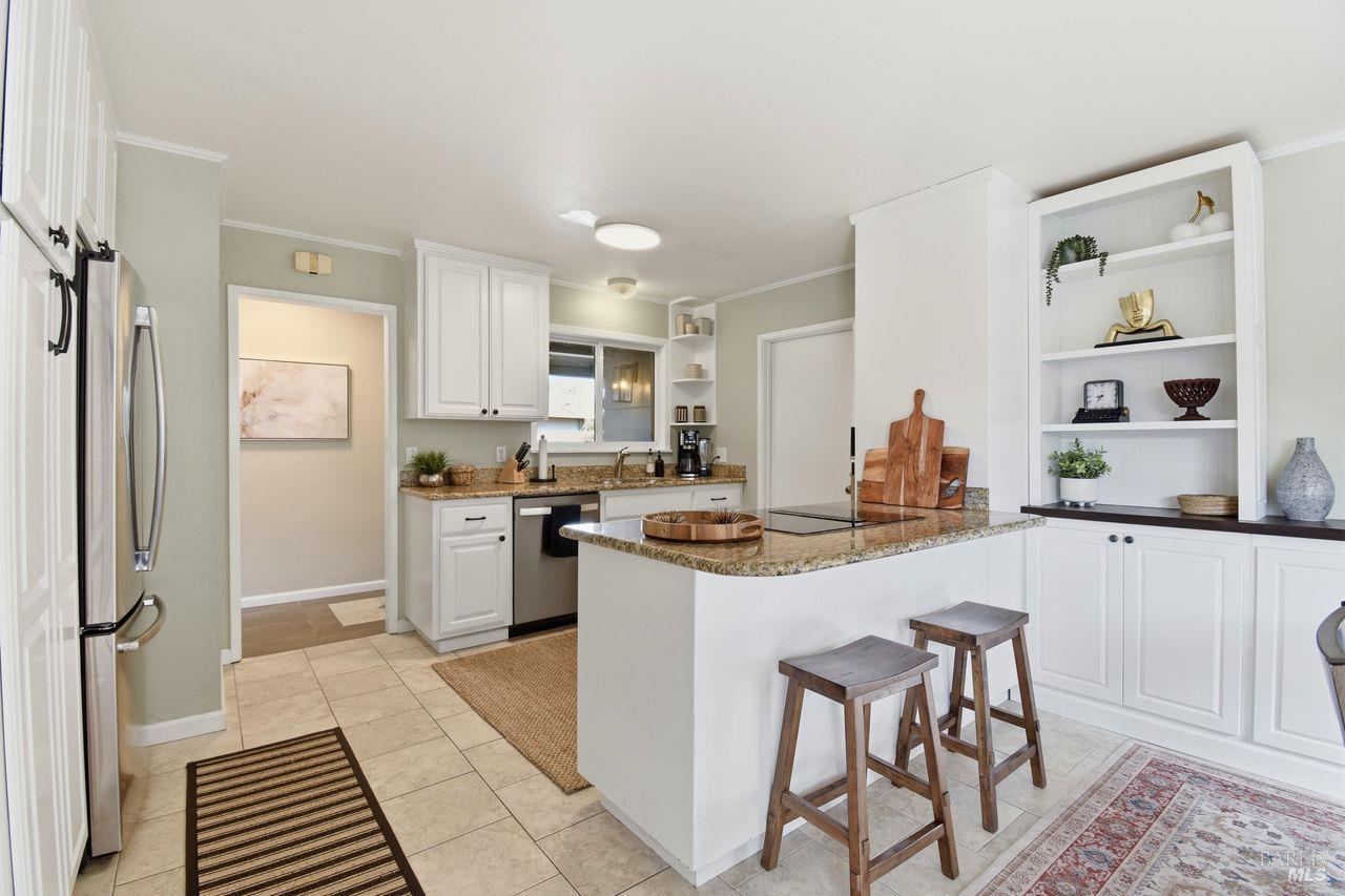 Detail Gallery Image 13 of 37 For 2323 Olympia Dr, Santa Rosa,  CA 95405 - 4 Beds | 2 Baths