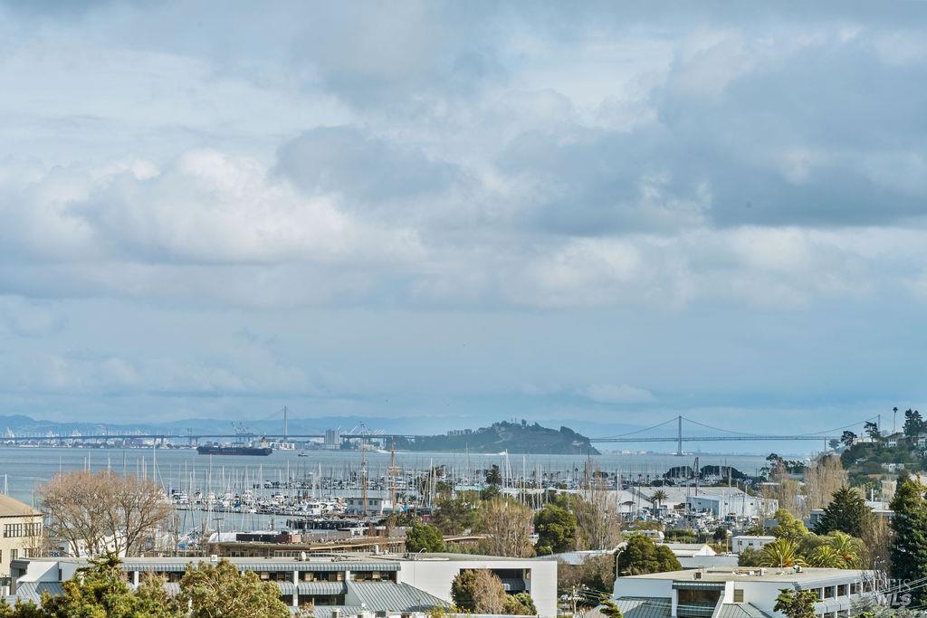 Detail Gallery Image 46 of 48 For 91 Stanford Way, Sausalito,  CA 94965 - 2 Beds | 2/1 Baths