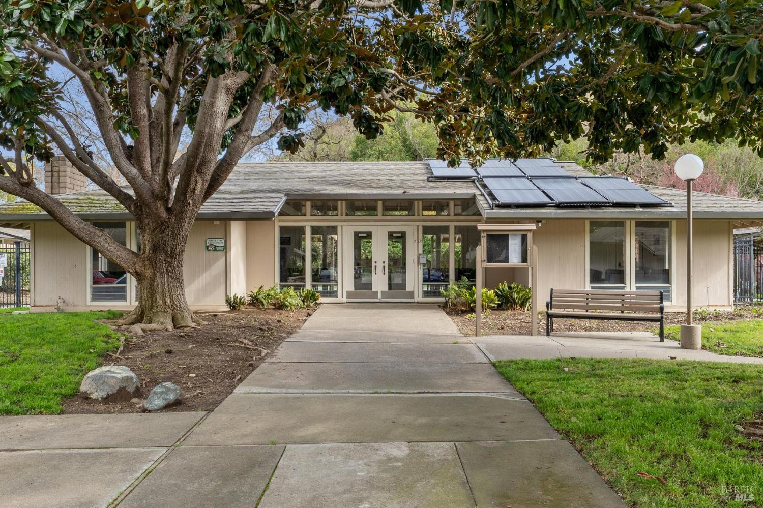 Detail Gallery Image 27 of 28 For 24 Roundtree Blvd, San Rafael,  CA 94903 - 2 Beds | 1/1 Baths