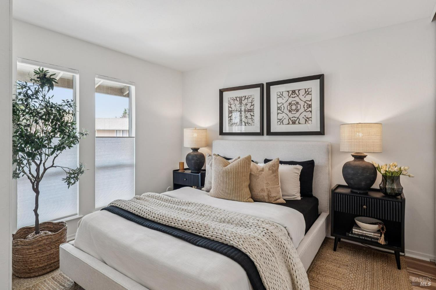 Detail Gallery Image 22 of 28 For 24 Roundtree Blvd, San Rafael,  CA 94903 - 2 Beds | 1/1 Baths