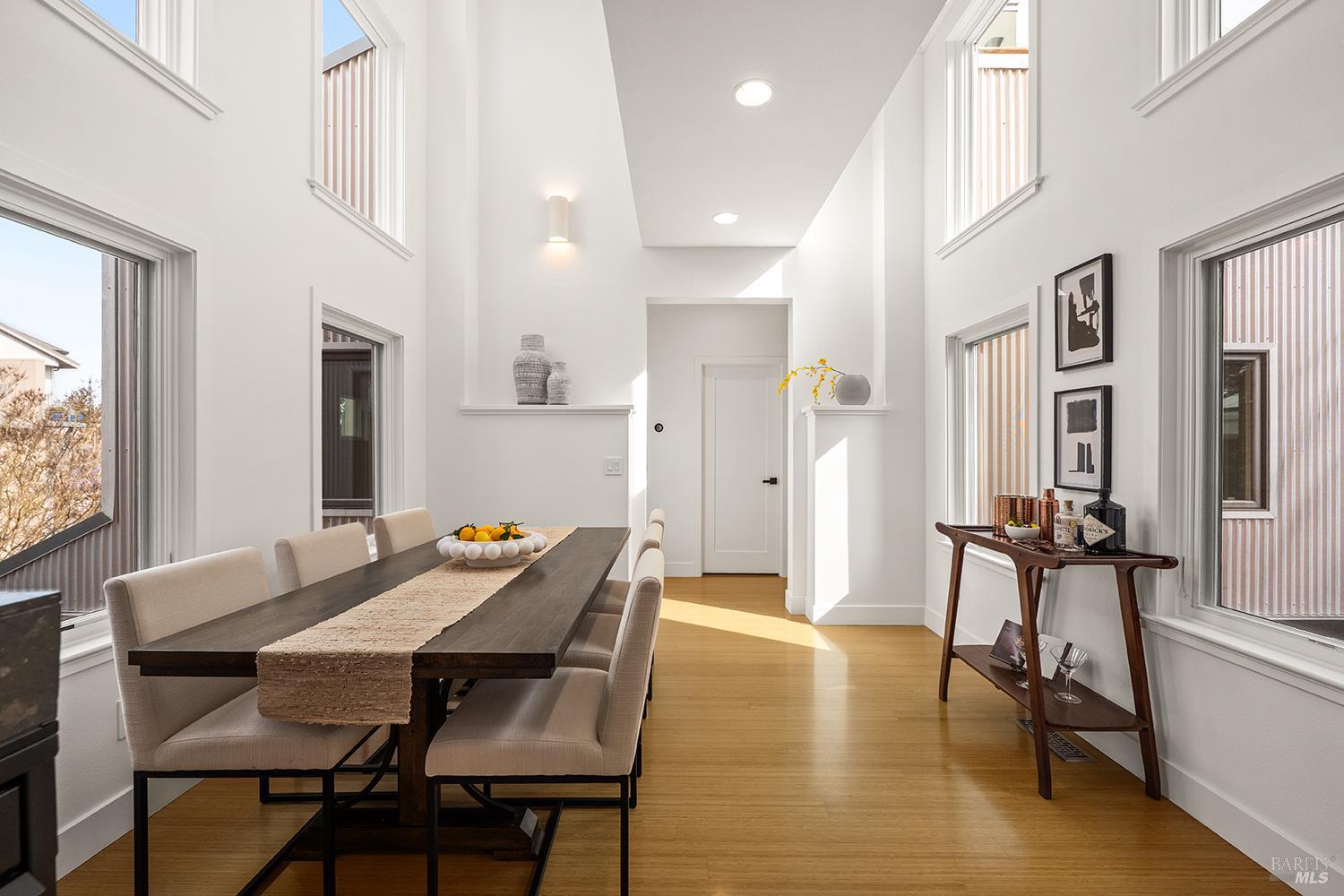 Detail Gallery Image 23 of 56 For 105 G St, Petaluma,  CA 94952 - 3 Beds | 3 Baths