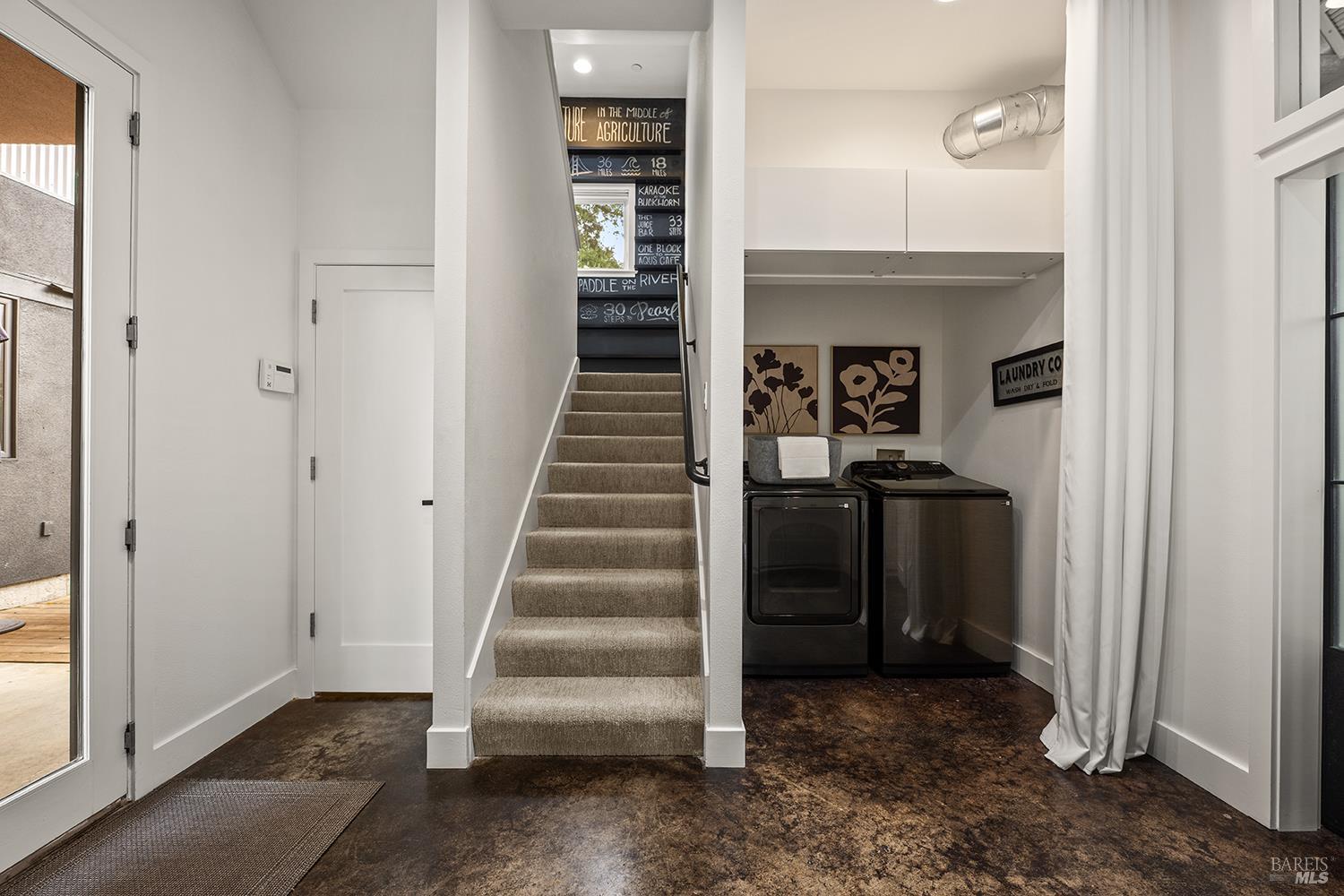 Detail Gallery Image 14 of 56 For 105 G St, Petaluma,  CA 94952 - 3 Beds | 3 Baths