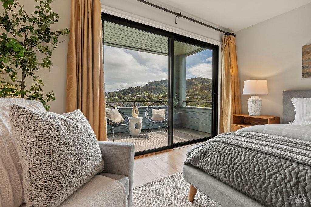 Detail Gallery Image 27 of 48 For 91 Stanford Way, Sausalito,  CA 94965 - 2 Beds | 2/1 Baths