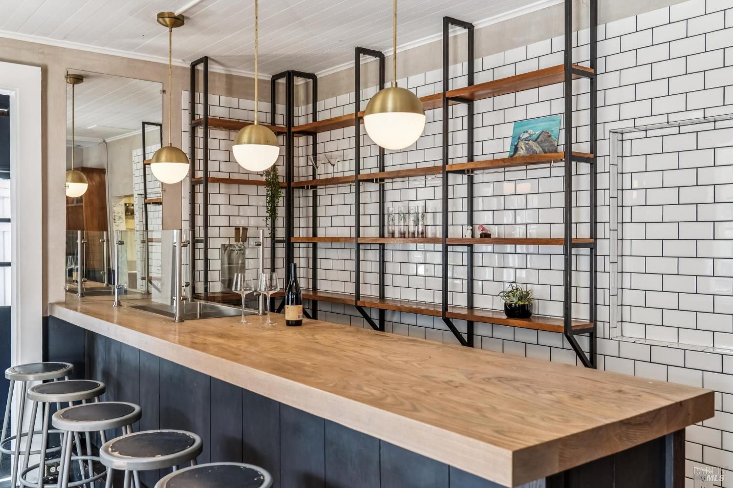 Detail Gallery Image 8 of 47 For 11 Wharf Rd, Bolinas,  CA 94924 - 2 Beds | 2/1 Baths