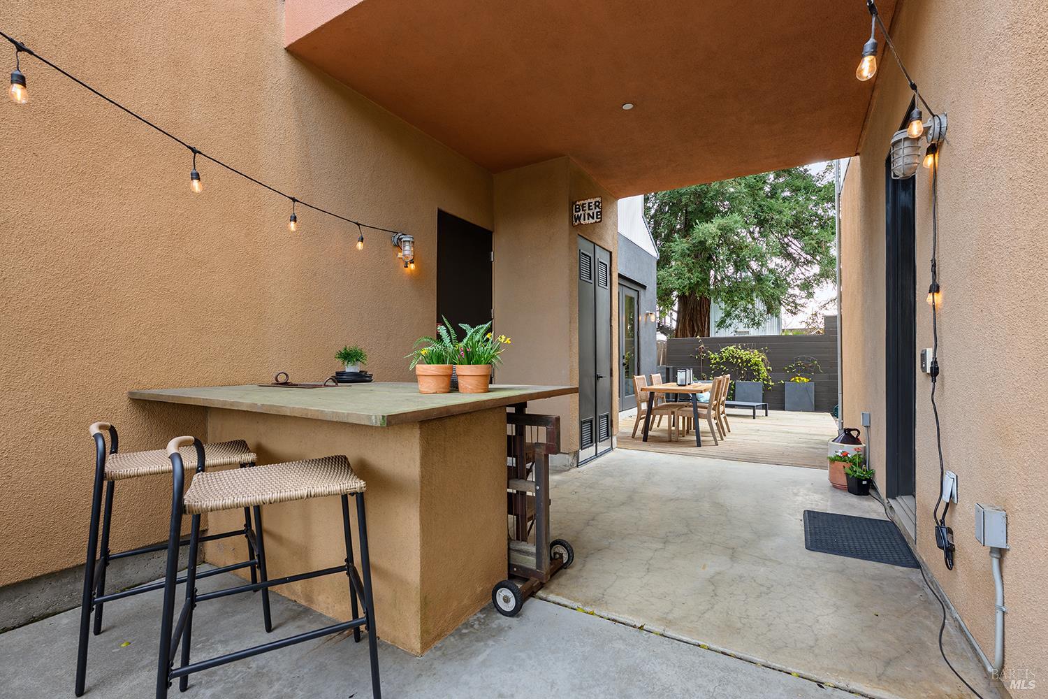 Detail Gallery Image 5 of 56 For 105 G St, Petaluma,  CA 94952 - 3 Beds | 3 Baths