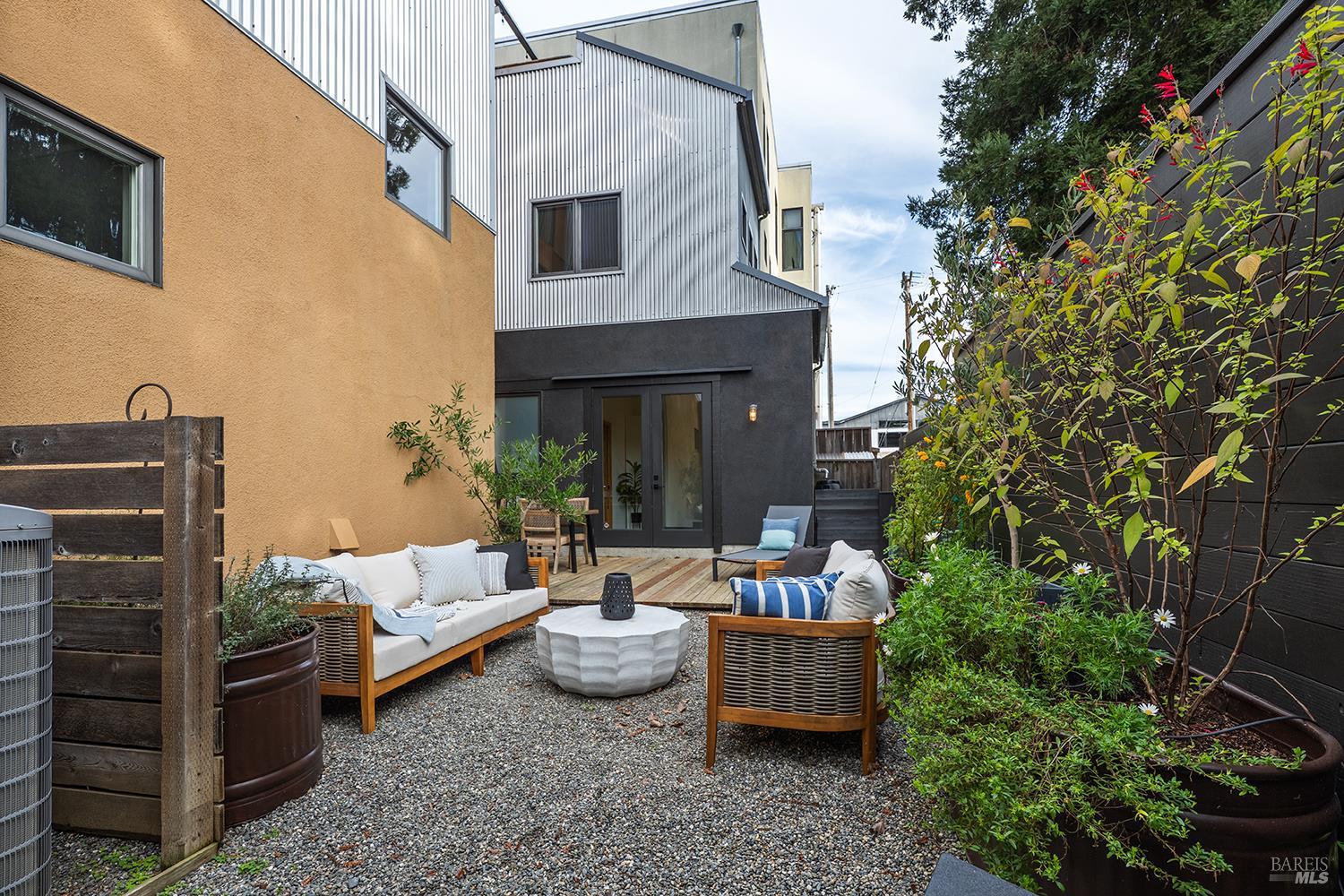 Detail Gallery Image 56 of 56 For 105 G St, Petaluma,  CA 94952 - 3 Beds | 3 Baths