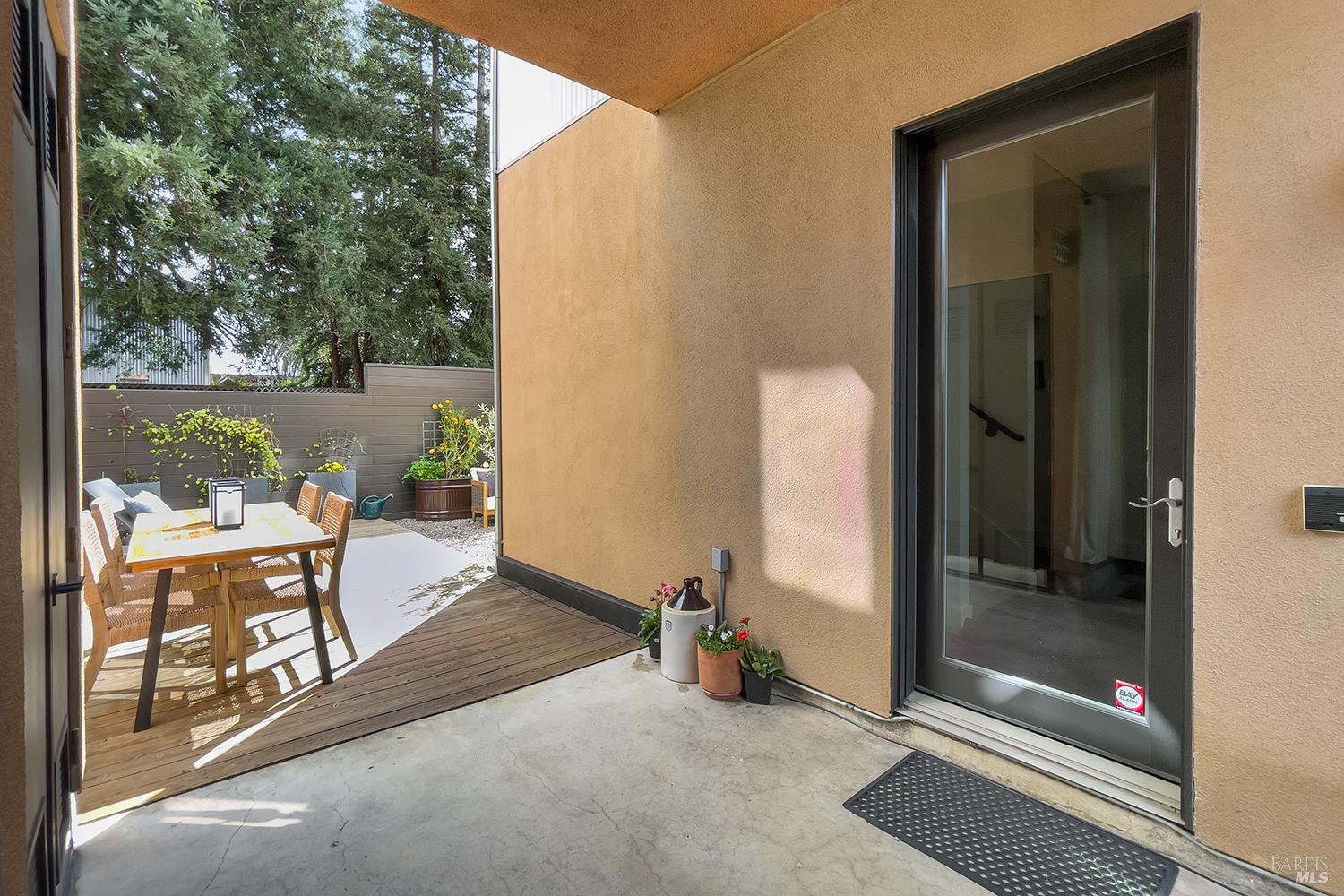 Detail Gallery Image 6 of 56 For 105 G St, Petaluma,  CA 94952 - 3 Beds | 3 Baths