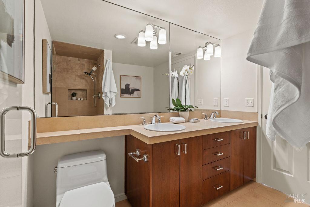 Detail Gallery Image 34 of 48 For 91 Stanford Way, Sausalito,  CA 94965 - 2 Beds | 2/1 Baths