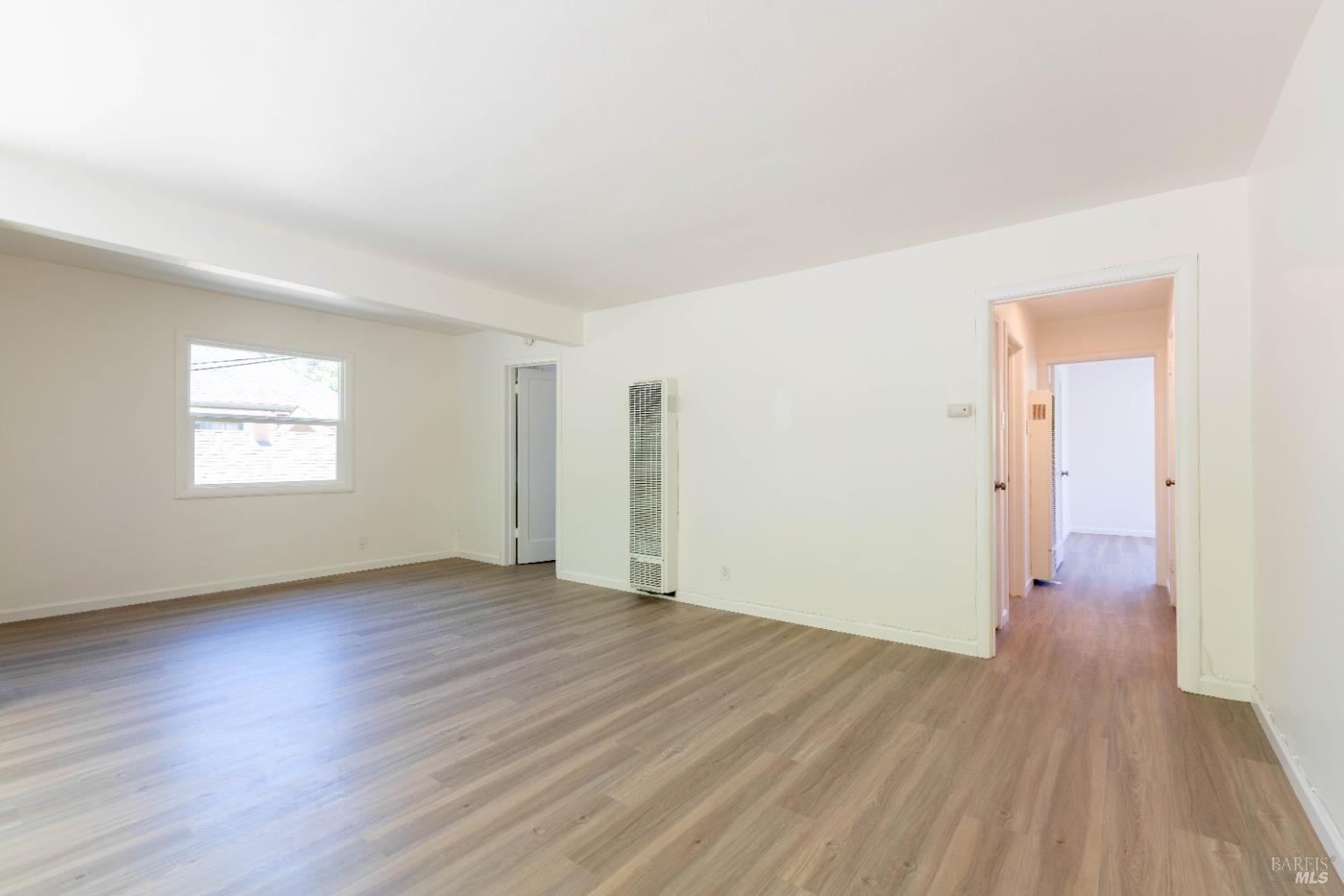 Detail Gallery Image 5 of 11 For Address Is Not Disclosed, San Rafael,  CA 94901 - 2 Beds | 1 Baths