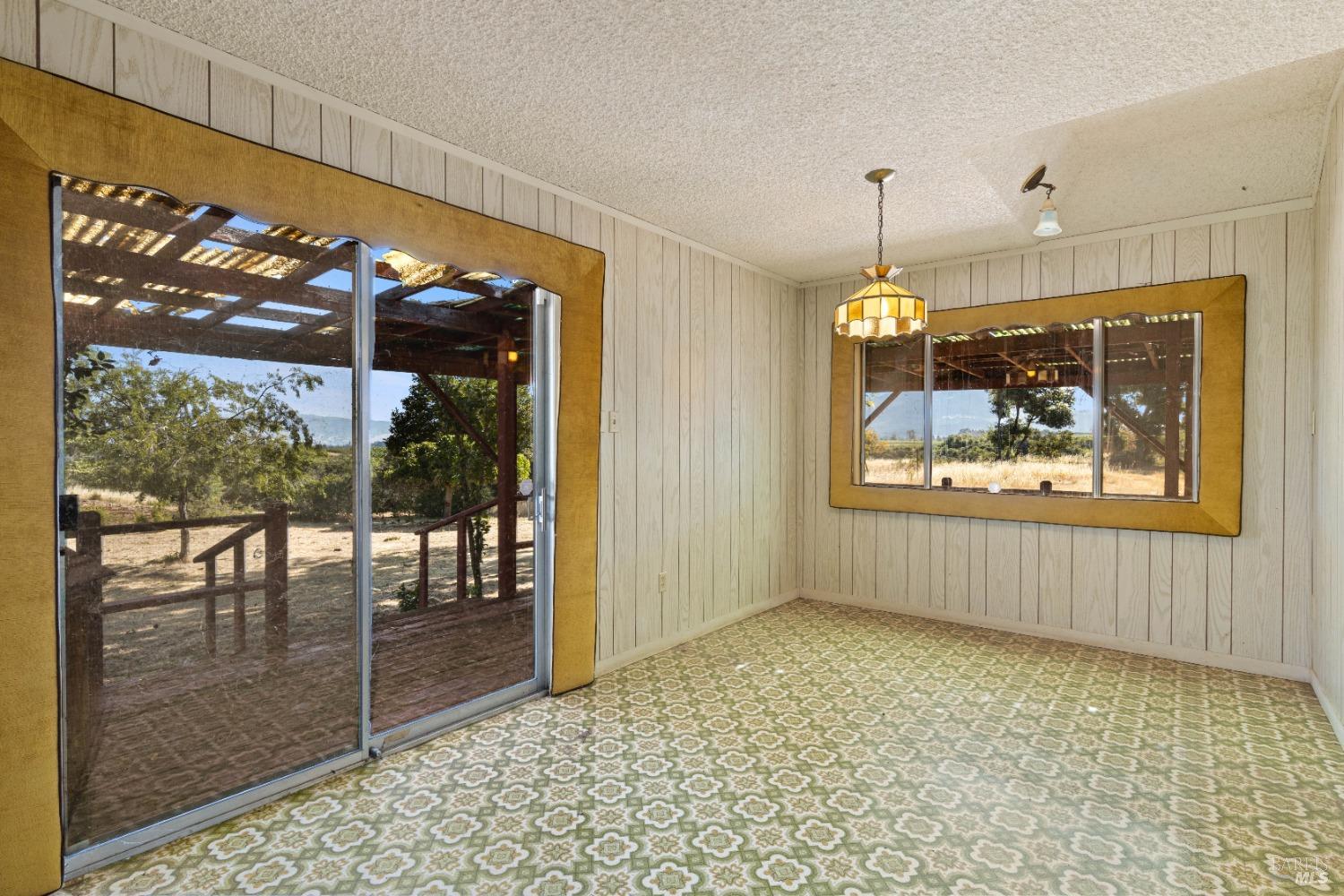 Detail Gallery Image 14 of 54 For 1579 Leslie Ln, Kelseyville,  CA 95451 - 3 Beds | 3 Baths