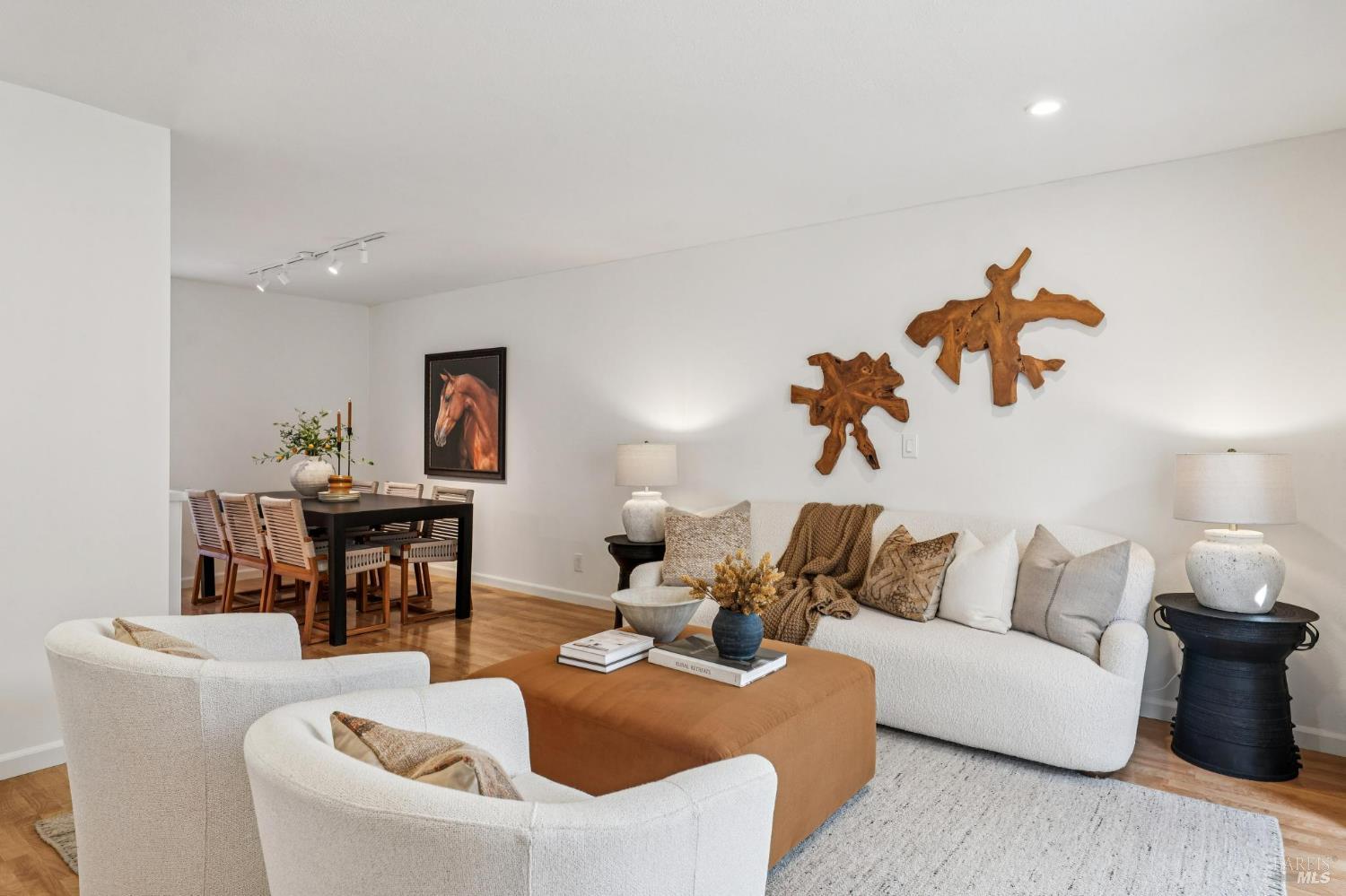 Detail Gallery Image 14 of 28 For 24 Roundtree Blvd, San Rafael,  CA 94903 - 2 Beds | 1/1 Baths