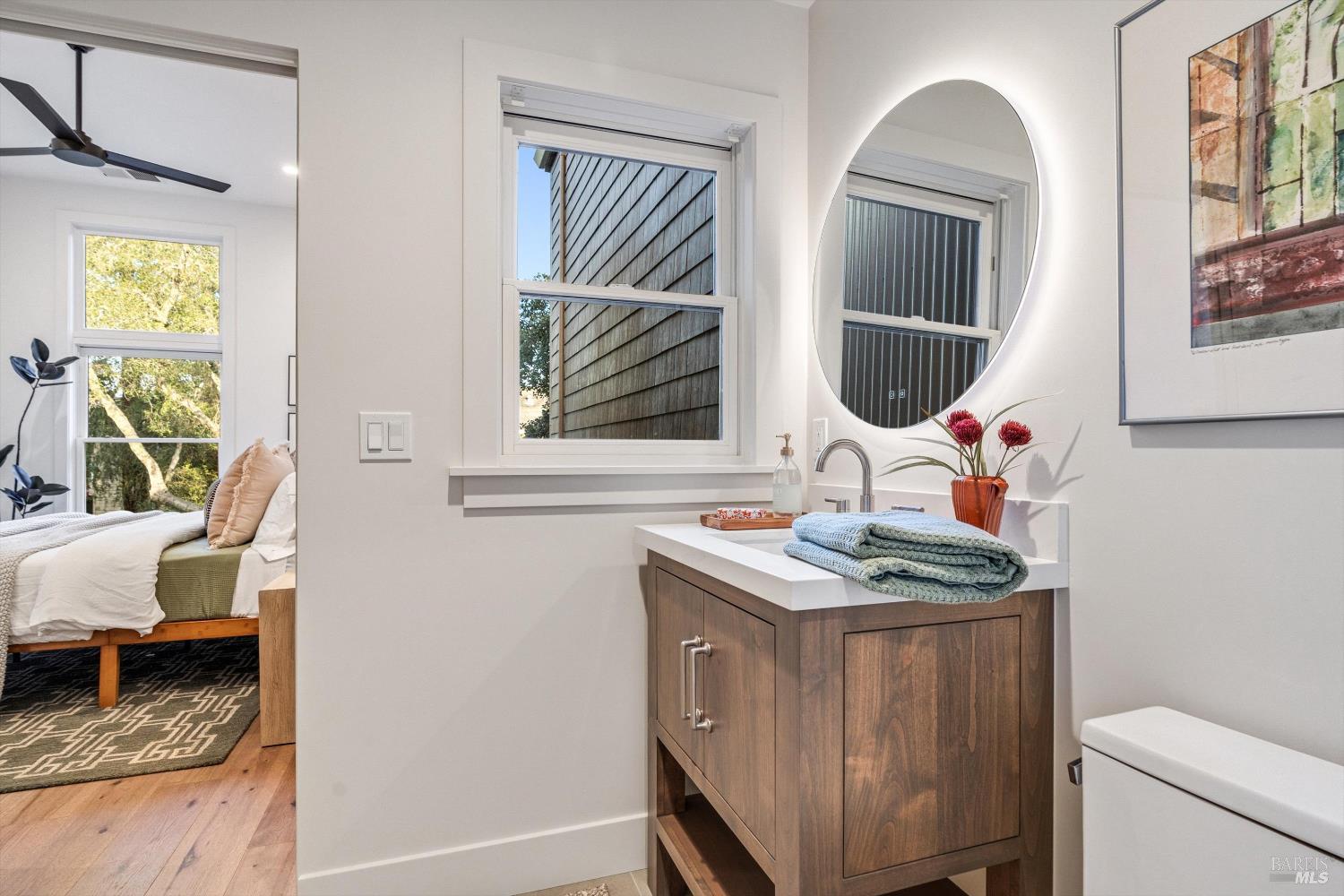 Detail Gallery Image 27 of 36 For 532 Grove St, Healdsburg,  CA 95448 - 2 Beds | 1/1 Baths