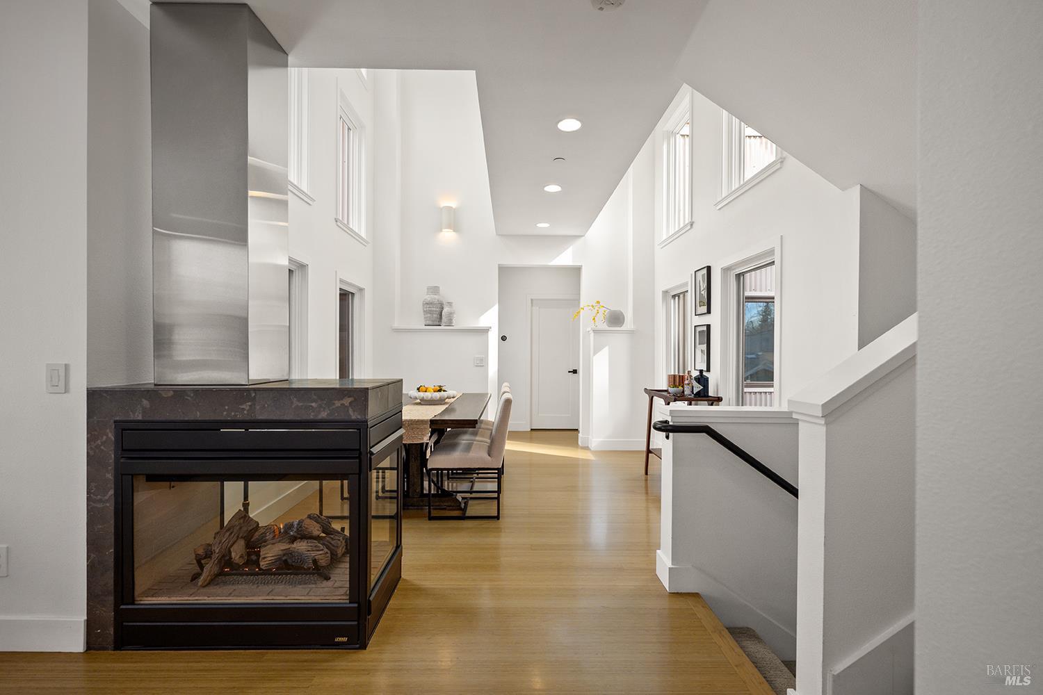 Detail Gallery Image 22 of 56 For 105 G St, Petaluma,  CA 94952 - 3 Beds | 3 Baths