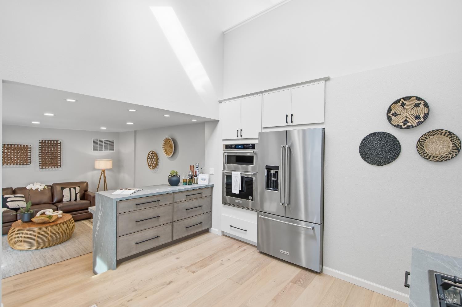 Detail Gallery Image 16 of 51 For 291 Greene St, Mill Valley,  CA 94941 - 3 Beds | 2/1 Baths