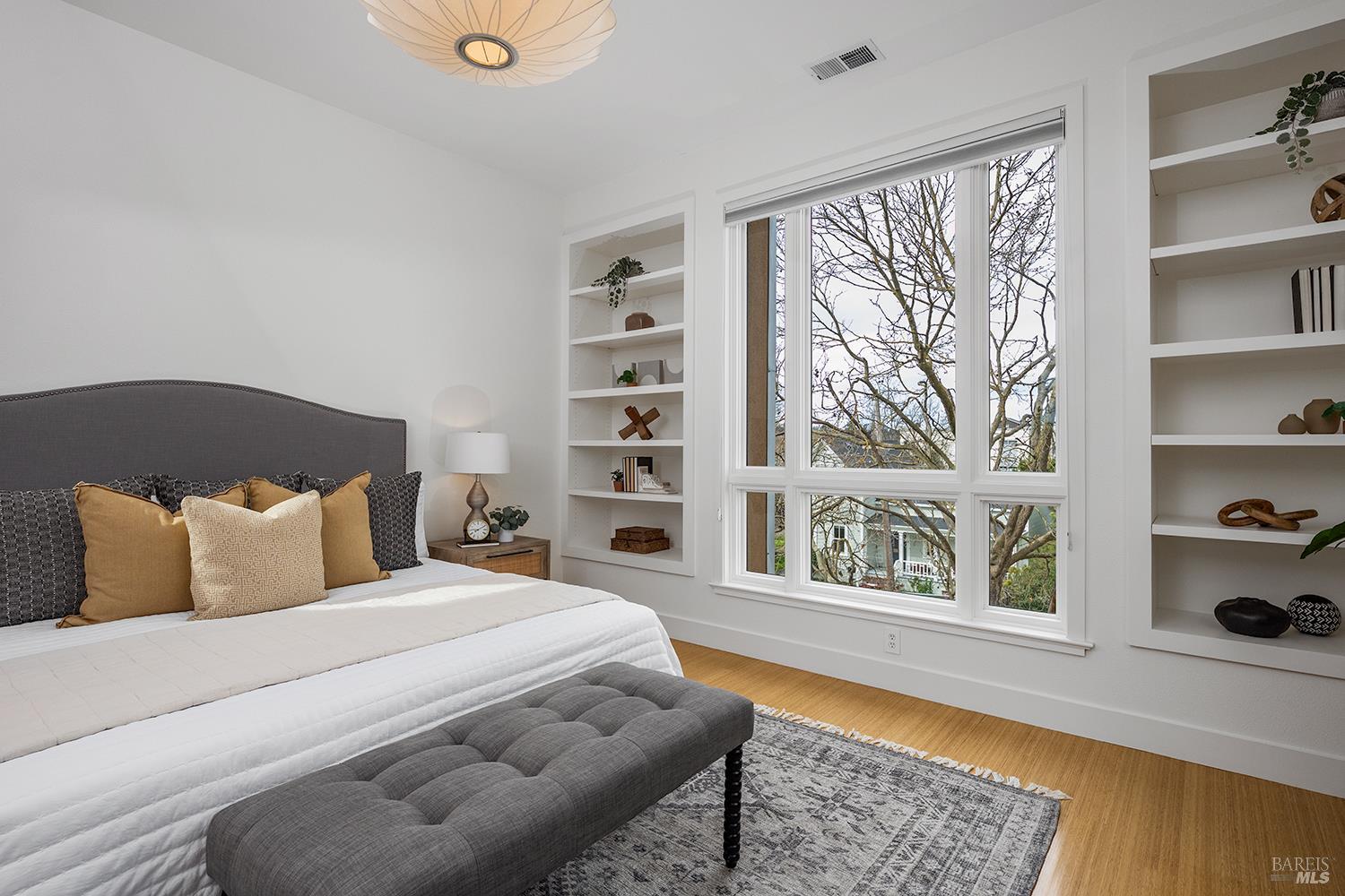 Detail Gallery Image 37 of 56 For 105 G St, Petaluma,  CA 94952 - 3 Beds | 3 Baths