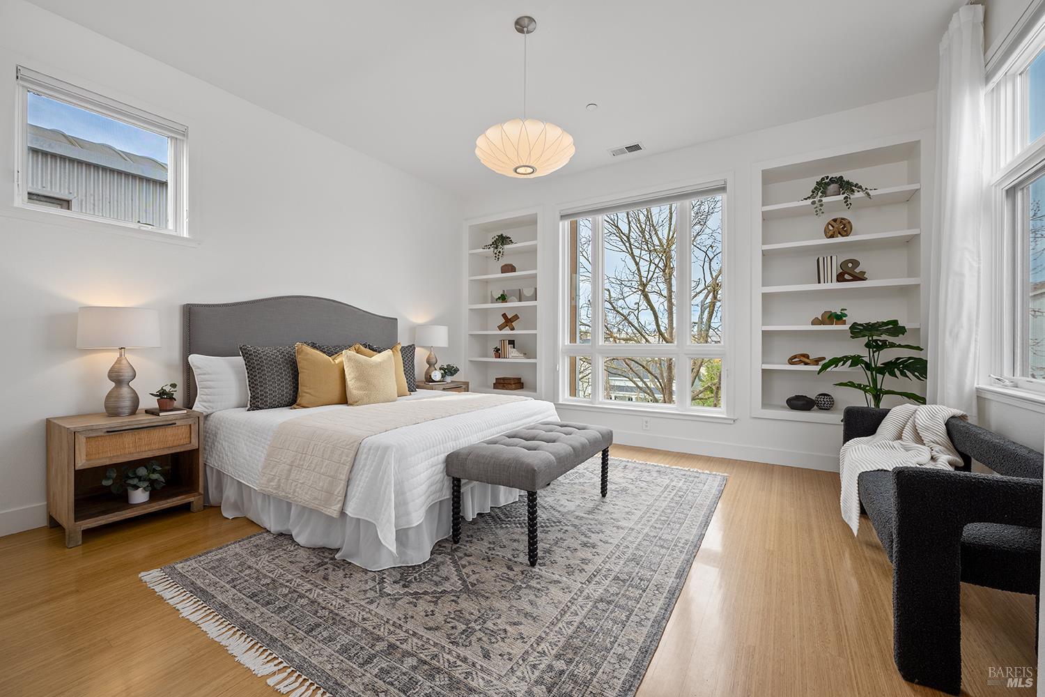 Detail Gallery Image 34 of 56 For 105 G St, Petaluma,  CA 94952 - 3 Beds | 3 Baths