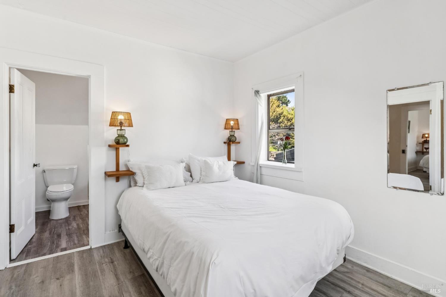 Detail Gallery Image 34 of 47 For 11 Wharf Rd, Bolinas,  CA 94924 - 2 Beds | 2/1 Baths