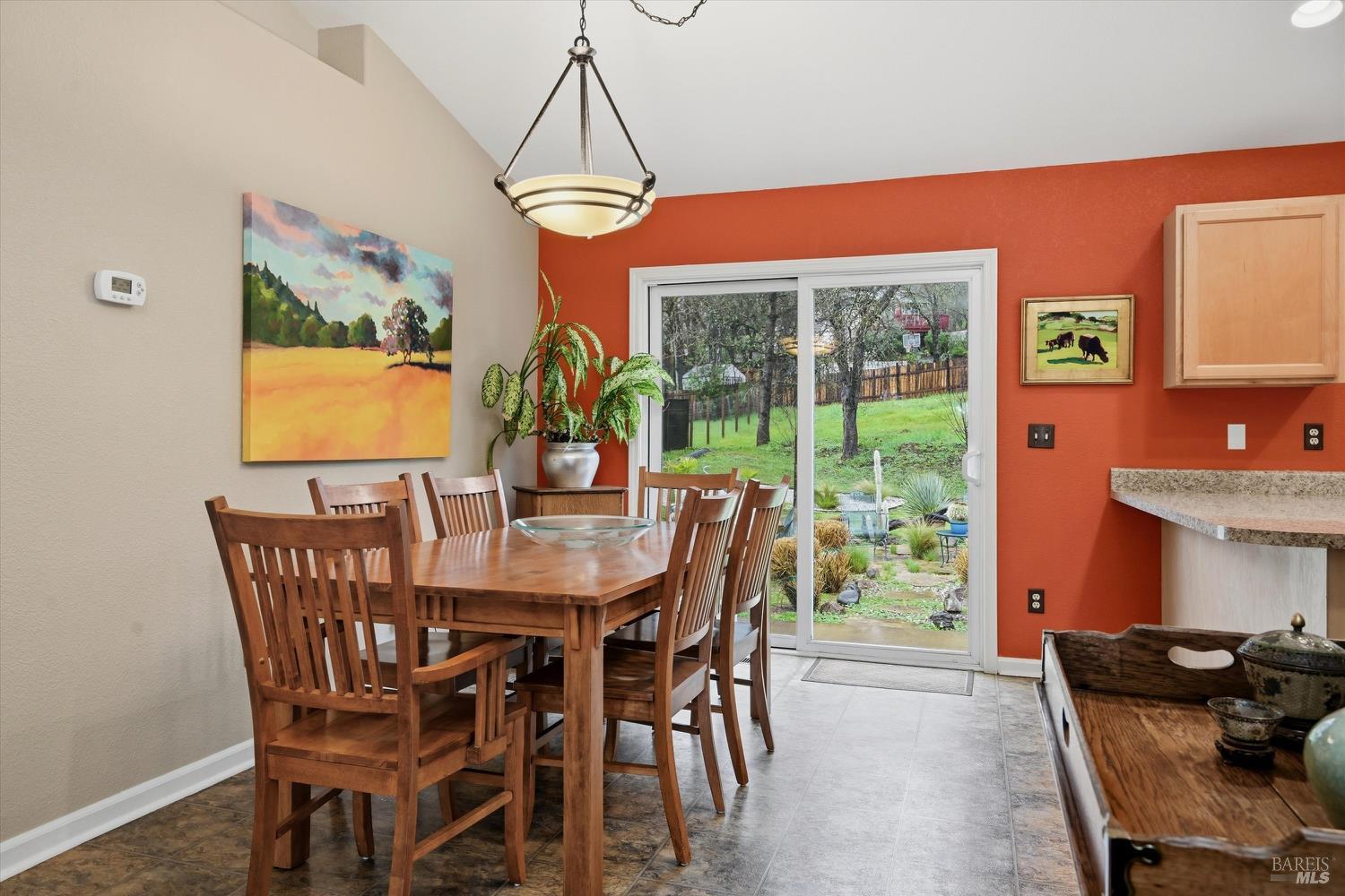 Detail Gallery Image 7 of 27 For 19072 Hidden Valley Rd, Hidden Valley Lake,  CA 95467 - 3 Beds | 2 Baths