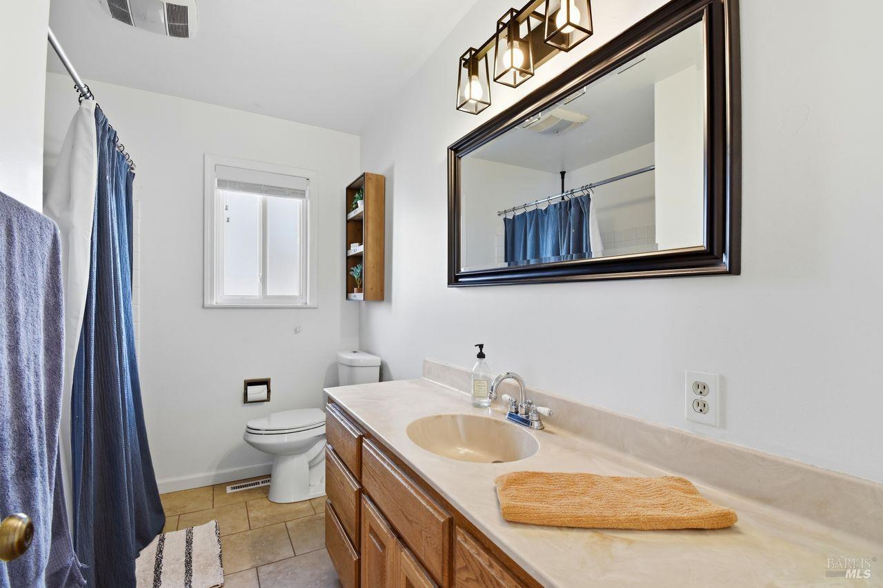 Detail Gallery Image 26 of 37 For 2323 Olympia Dr, Santa Rosa,  CA 95405 - 4 Beds | 2 Baths